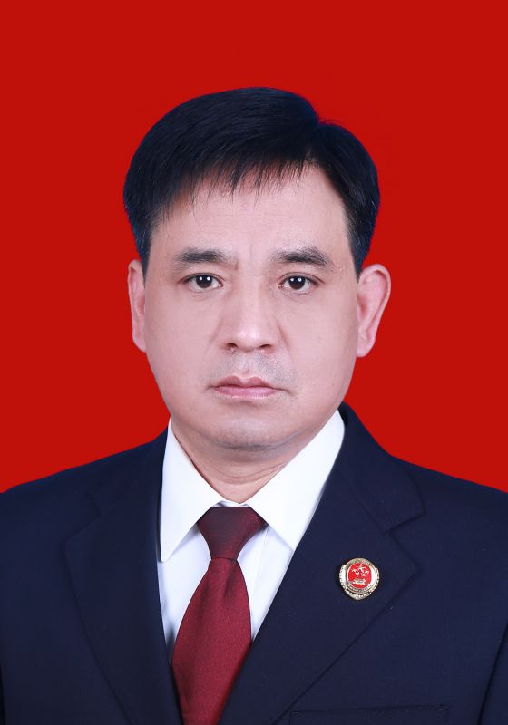 吕灿国（党组成员、副检察长）